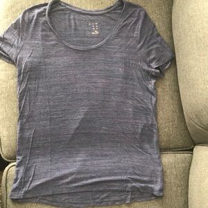 Women’s Comfy T Shirt Size small